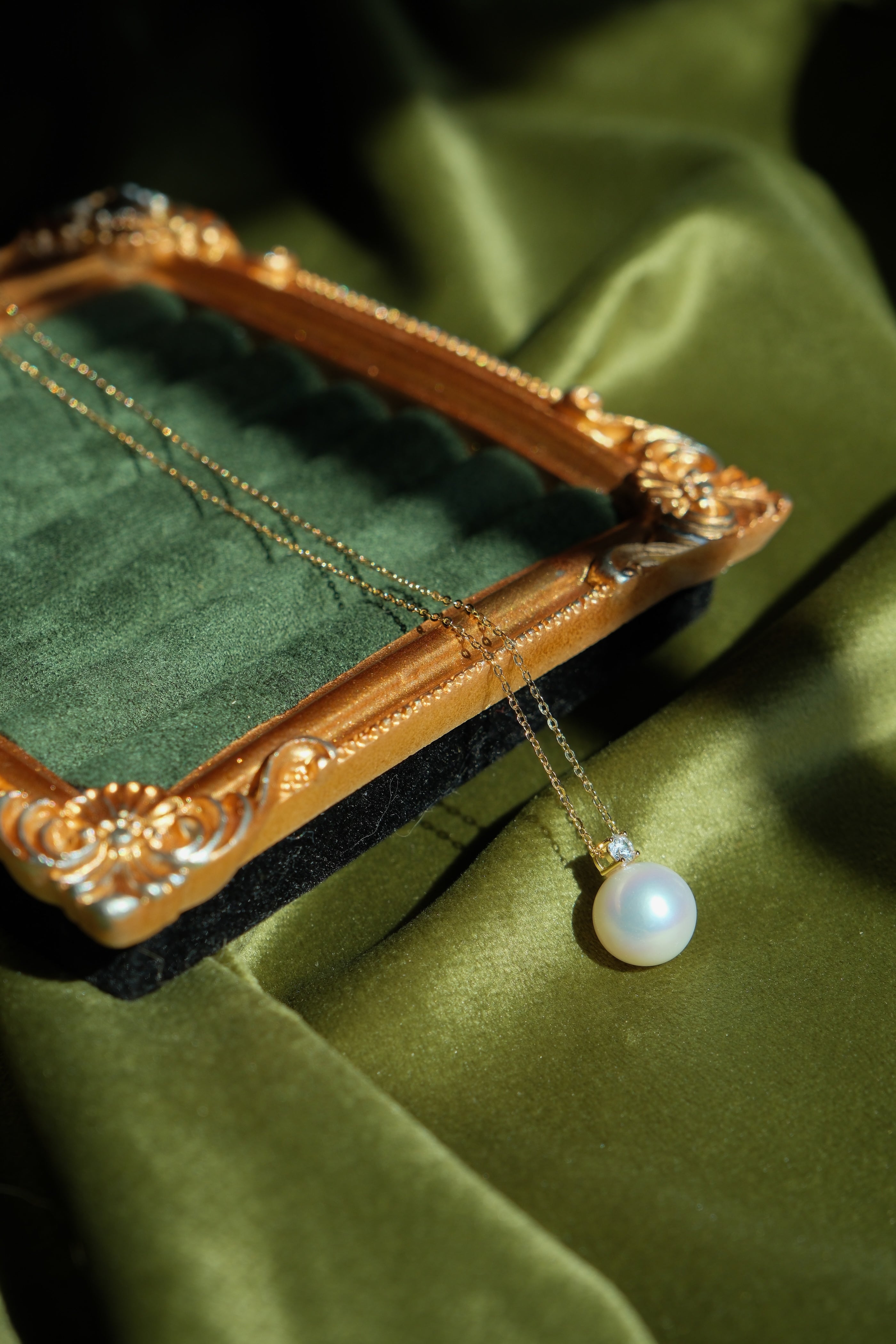 Dot&Pearl Necklace - Gold-toned